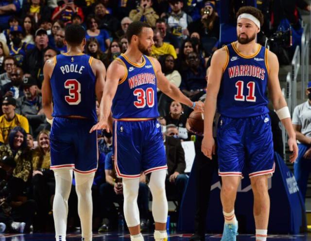 开云Kaiyun中国官网登录入口-包夹库里策略成强队坟场 勇士三叉戟展现可怖火力